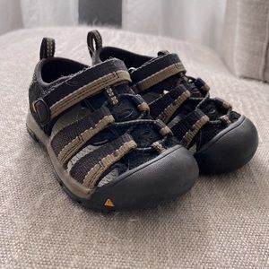 Toddler Keen sandals size 6
